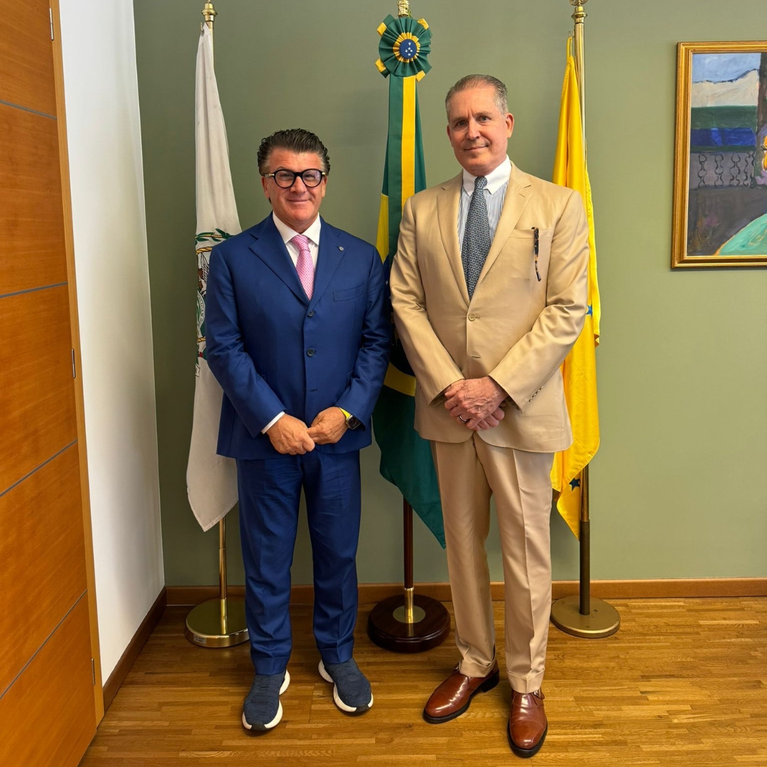 Ingegner Cestari insieme al Console Generale del Brasile